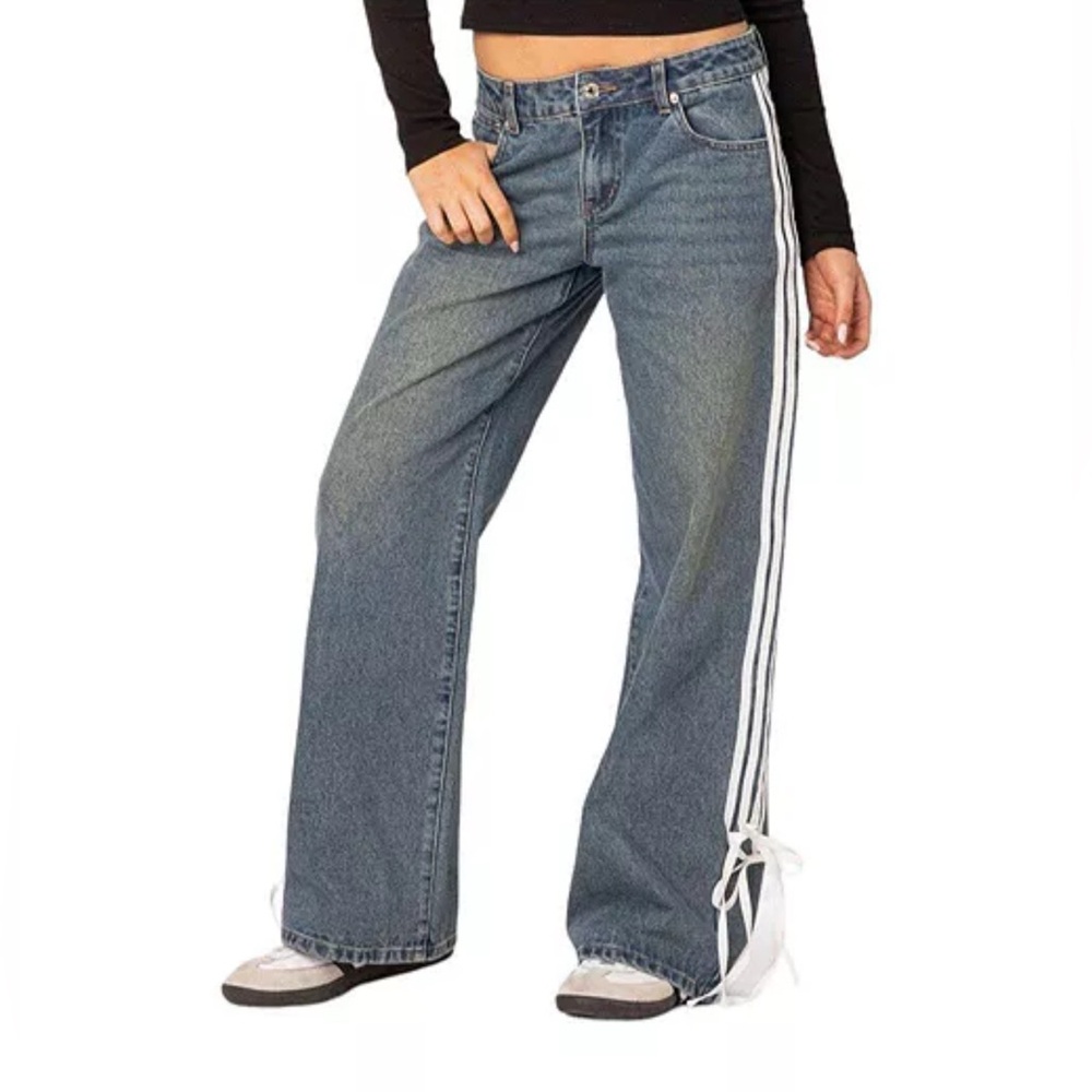 Edikted Women's Washed Low Rise Ribbon Jeans